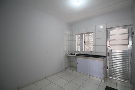 Sala/Cozinha de kitnet/studio para alugar com 1 quarto, 20m² em Cidade Intercap, Taboão da Serra