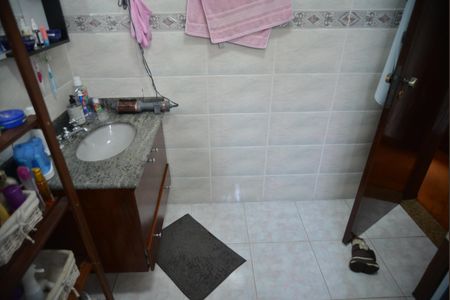 Casa à venda com 320m², 5 quartos e 4 vagasBanheiro Social