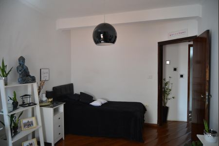 Casa à venda com 320m², 5 quartos e 4 vagasQuarto 5