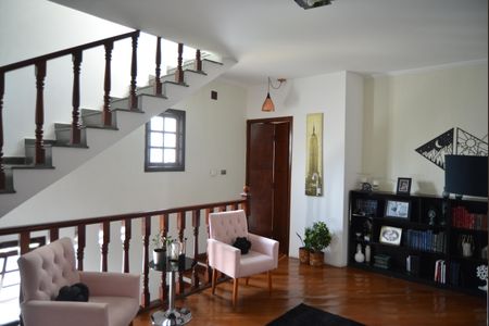 Casa à venda com 320m², 5 quartos e 4 vagasSala