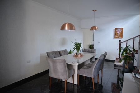 Casa à venda com 320m², 5 quartos e 4 vagasSala