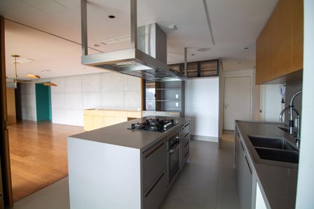 Apartamento à venda com 250m², 4 quartos e 4 vagasCozinha