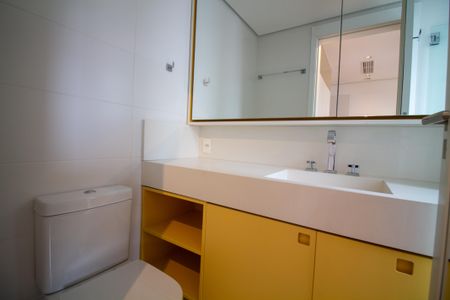 Apartamento à venda com 250m², 4 quartos e 4 vagasBanheiro da Suíte 3