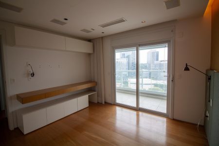 Apartamento à venda com 250m², 4 quartos e 4 vagasSuíte 4