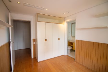 Apartamento à venda com 250m², 4 quartos e 4 vagasSuíte 3