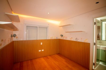 Apartamento à venda com 250m², 4 quartos e 4 vagasSuíte 2