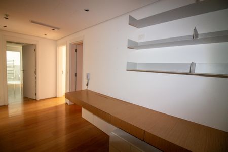 Apartamento à venda com 250m², 4 quartos e 4 vagasEscritório