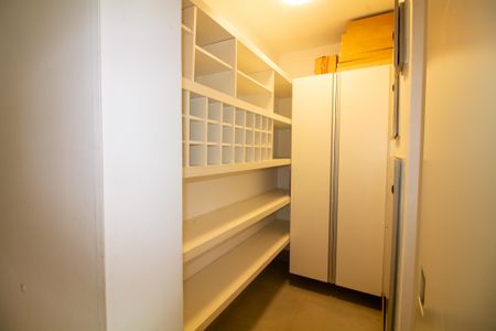 Apartamento à venda com 250m², 4 quartos e 4 vagasDispensa
