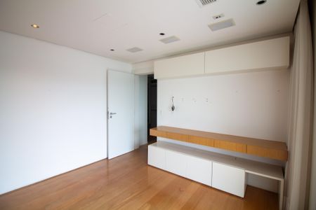 Apartamento à venda com 250m², 4 quartos e 4 vagasSuíte 4