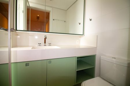 Apartamento à venda com 250m², 4 quartos e 4 vagasBanheiro da Suíte 2