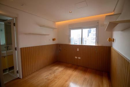 Apartamento à venda com 250m², 4 quartos e 4 vagasSuíte 3