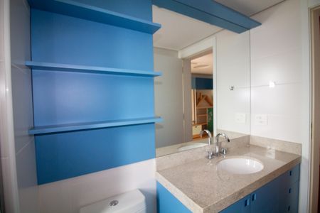 Apartamento à venda com 250m², 4 quartos e 4 vagasBanheiro da Suíte 1