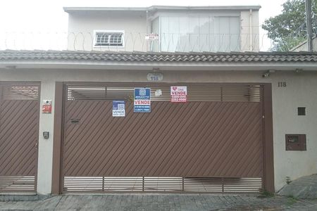 Casa à venda com 252m², 3 quartos e 4 vagasFachada