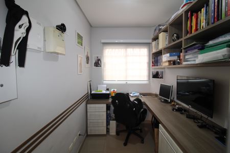 Casa à venda com 252m², 3 quartos e 4 vagasEscritório