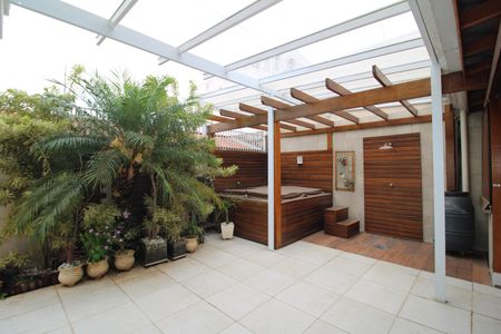 Casa à venda com 252m², 3 quartos e 4 vagasQuintal