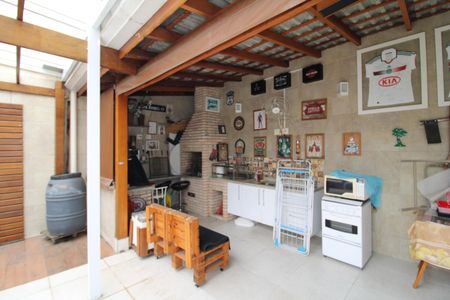 Casa à venda com 252m², 3 quartos e 4 vagasQuintal