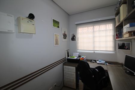 Casa à venda com 252m², 3 quartos e 4 vagasEscritório