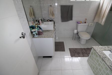 Casa à venda com 252m², 3 quartos e 4 vagasQuarto 1 - Banheiro