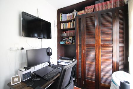 Casa à venda com 165m², 3 quartos e 2 vagas Casa à venda com 165m², 3 quartos e 2 vagasQuarto 2