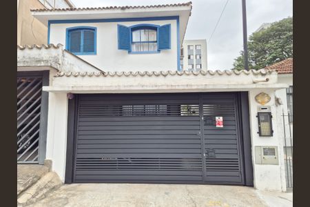Casa à venda com 165m², 3 quartos e 2 vagas Casa à venda com 165m², 3 quartos e 2 vagasFachada