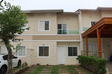 Casa de condomínio para alugar com 110m², 4 quartos e 2 vagasFachada