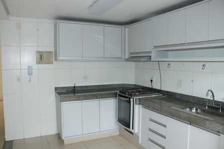 Casa de condomínio para alugar com 110m², 4 quartos e 2 vagasCozinha