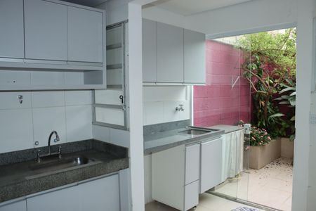 Casa de condomínio para alugar com 110m², 4 quartos e 2 vagasCozinha