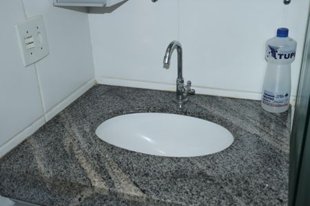 Casa de condomínio para alugar com 110m², 4 quartos e 2 vagasBanheiro