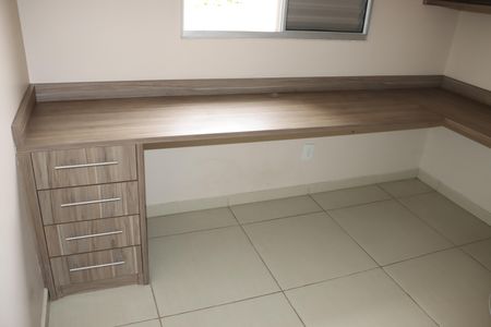 Casa de condomínio para alugar com 110m², 4 quartos e 2 vagasQuarto 2