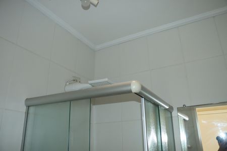 Casa de condomínio para alugar com 110m², 4 quartos e 2 vagasBanheiro da Suíte