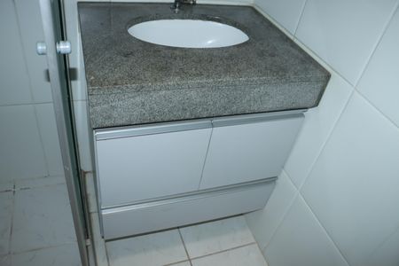 Casa de condomínio para alugar com 110m², 4 quartos e 2 vagasBanheiro da Suíte