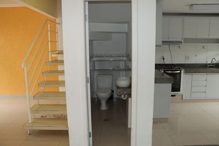 Casa de condomínio para alugar com 110m², 4 quartos e 2 vagasSala