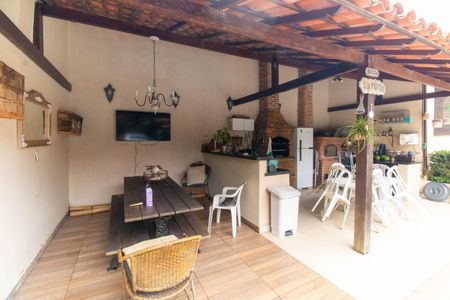 Casa à venda com 400m², 5 quartos e 6 vagasÁrea externa