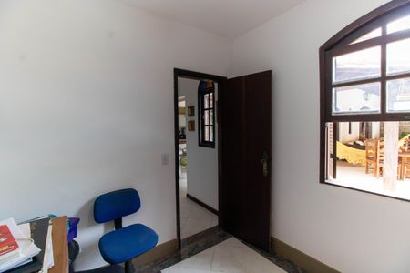 Casa à venda com 400m², 5 quartos e 6 vagasEscritório