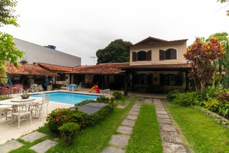 Casa à venda com 400m², 5 quartos e 6 vagasÁrea externa