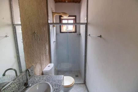 Casa à venda com 400m², 5 quartos e 6 vagasBanheiro da Suíte Externa 