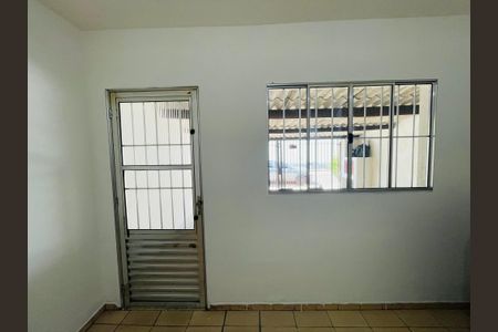 Sala de casa para alugar com 2 quartos, 70m² em Vila Nova Bonsucesso, Guarulhos