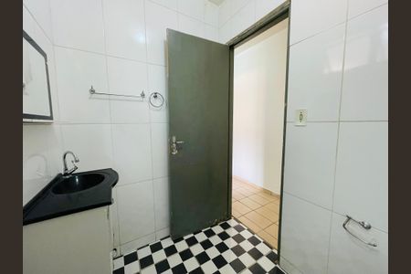 Casa para alugar com 70m², 2 quartos e 1 vaga Casa para alugar com 70m², 2 quartos e 1 vagaBanheiro