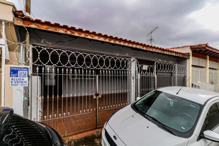Casa para alugar com 165m², 2 quartos e 2 vagas Casa para alugar com 165m², 2 quartos e 2 vagasFachada