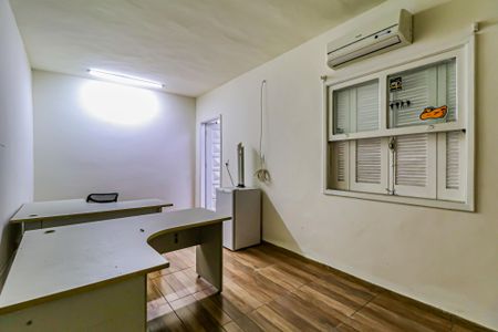 Casa para alugar com 165m², 2 quartos e 2 vagas Casa para alugar com 165m², 2 quartos e 2 vagasEdícula