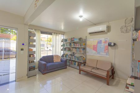 Casa à venda com 250m², 3 quartos e 7 vagas Casa à venda com 250m², 3 quartos e 7 vagasSala