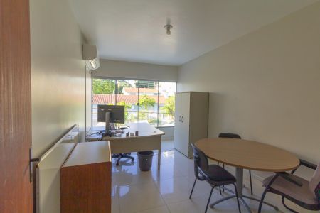 Casa à venda com 250m², 3 quartos e 7 vagas Casa à venda com 250m², 3 quartos e 7 vagasQuarto 2