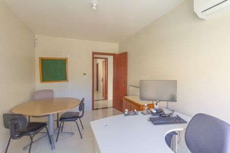 Casa à venda com 250m², 3 quartos e 7 vagas Casa à venda com 250m², 3 quartos e 7 vagasQuarto 2