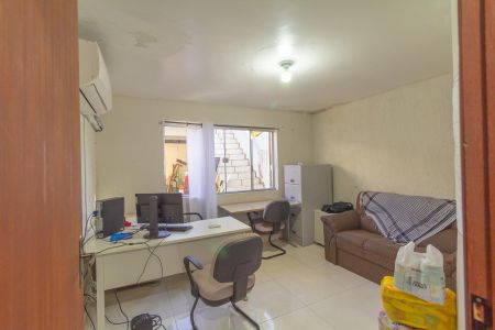 Casa à venda com 250m², 3 quartos e 7 vagas Casa à venda com 250m², 3 quartos e 7 vagasEscritório