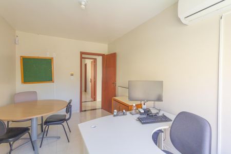 Casa à venda com 250m², 3 quartos e 7 vagas Casa à venda com 250m², 3 quartos e 7 vagasQuarto 2