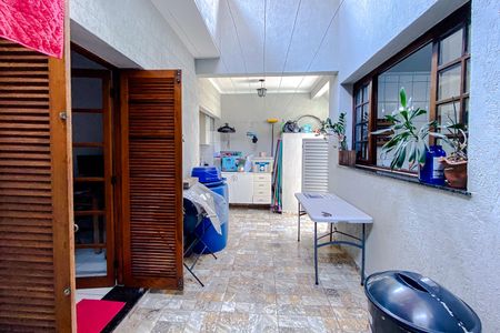 Casa à venda com 148m², 3 quartos e 2 vagasÁrea externa