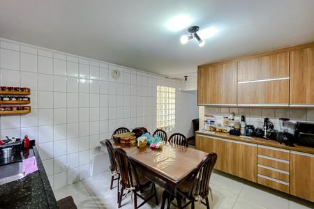 Casa à venda com 148m², 3 quartos e 2 vagasCozinha