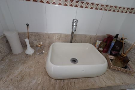 Apartamento à venda com 164m², 2 quartos e 2 vagasBanheiro da Suíte - Pia