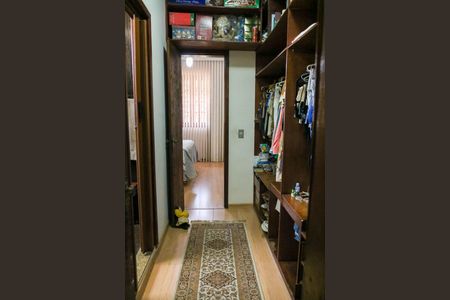 Casa à venda com 299m², 5 quartos e 2 vagasCloset da Suite Canadense 2º Piso