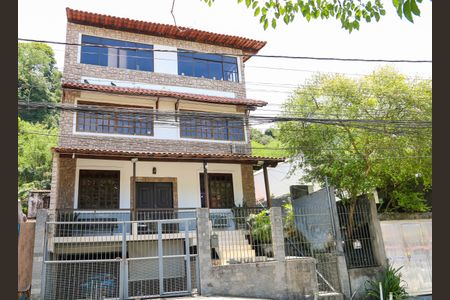 Casa à venda com 299m², 5 quartos e 2 vagasFachada